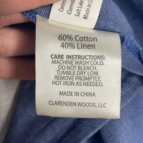 𝅺chambray linen & cotton blend apron w/ floral accents. Adjustable waist & neck - Picture 12 of 12